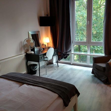 Midi Inn Parkhotel Mitte Berlin Exterior photo