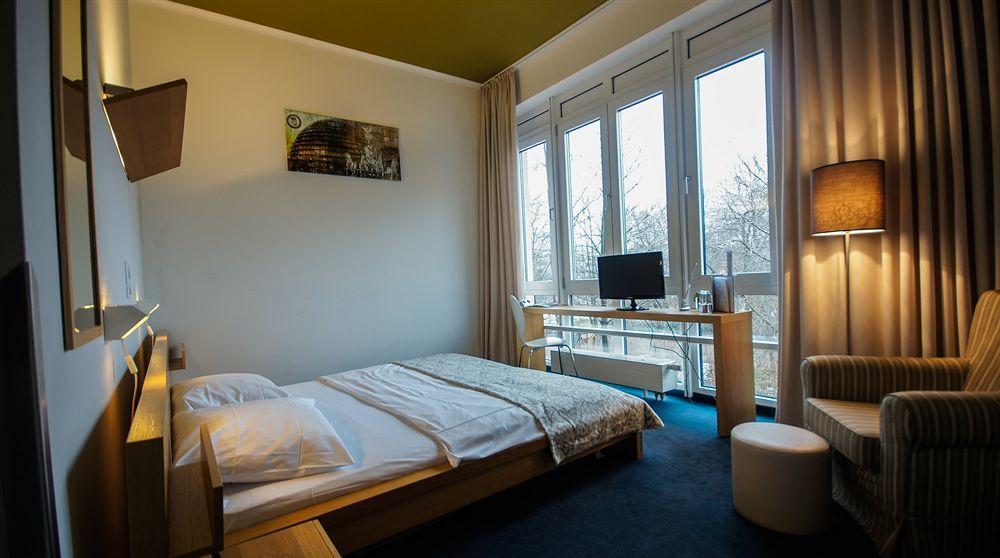 Midi Inn Parkhotel Mitte Berlin Exterior photo