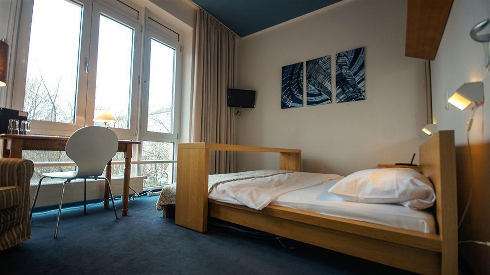 Midi Inn Parkhotel Mitte Berlin Exterior photo