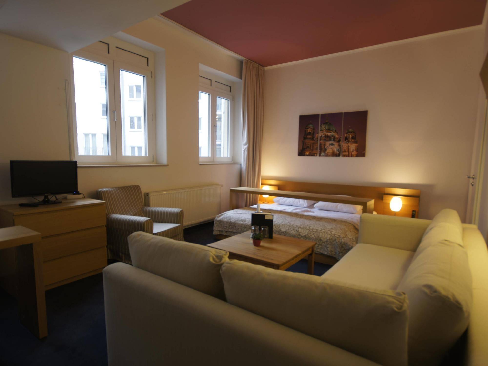 Midi Inn Parkhotel Mitte Berlin Exterior photo