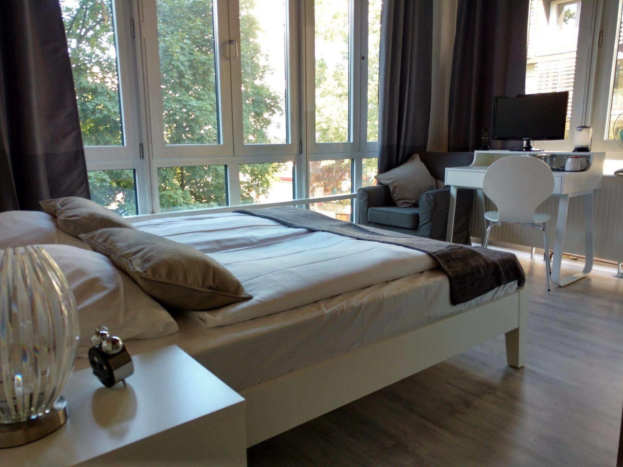 Midi Inn Parkhotel Mitte Berlin Exterior photo