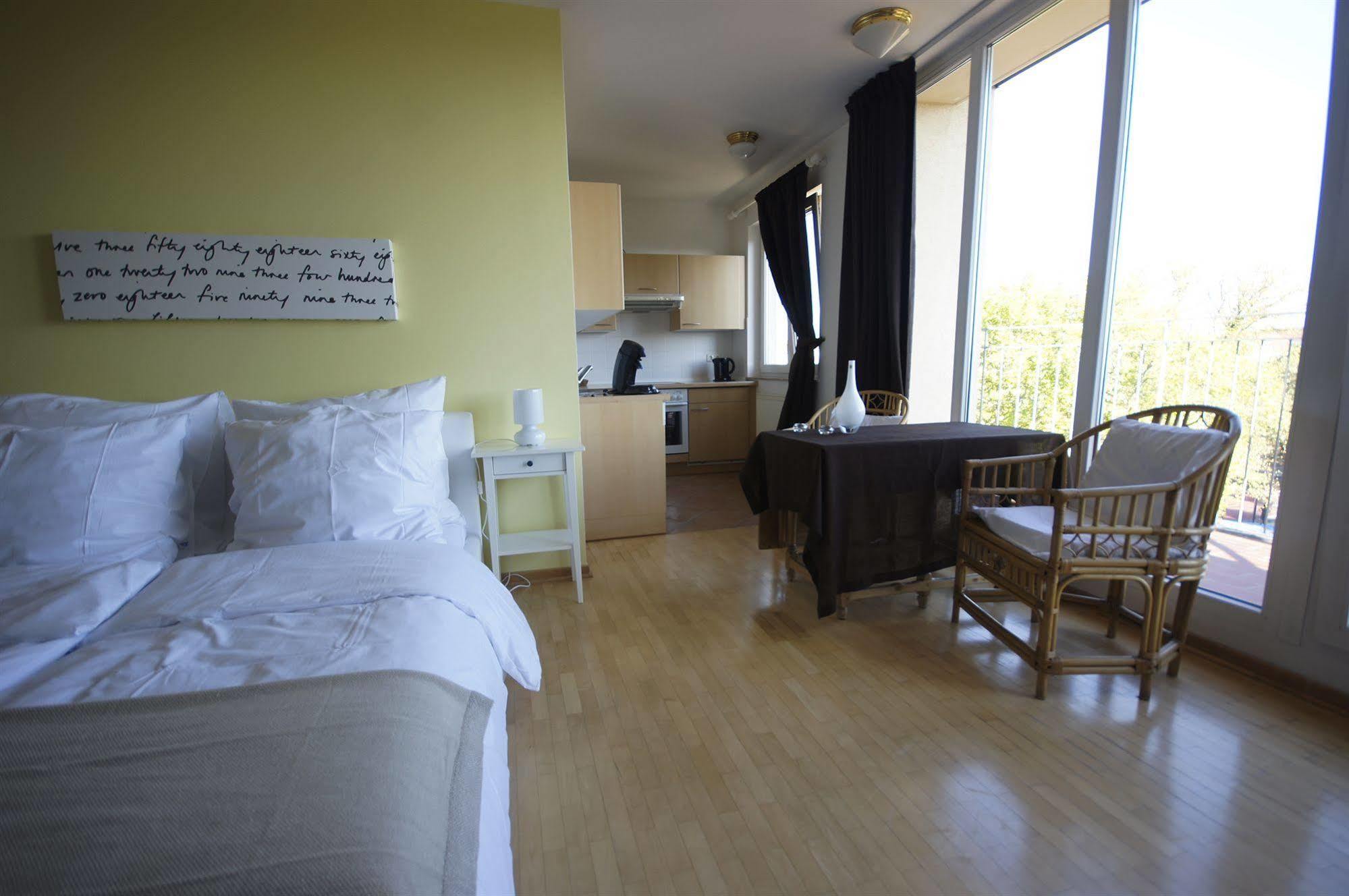 Midi Inn Parkhotel Mitte Berlin Exterior photo