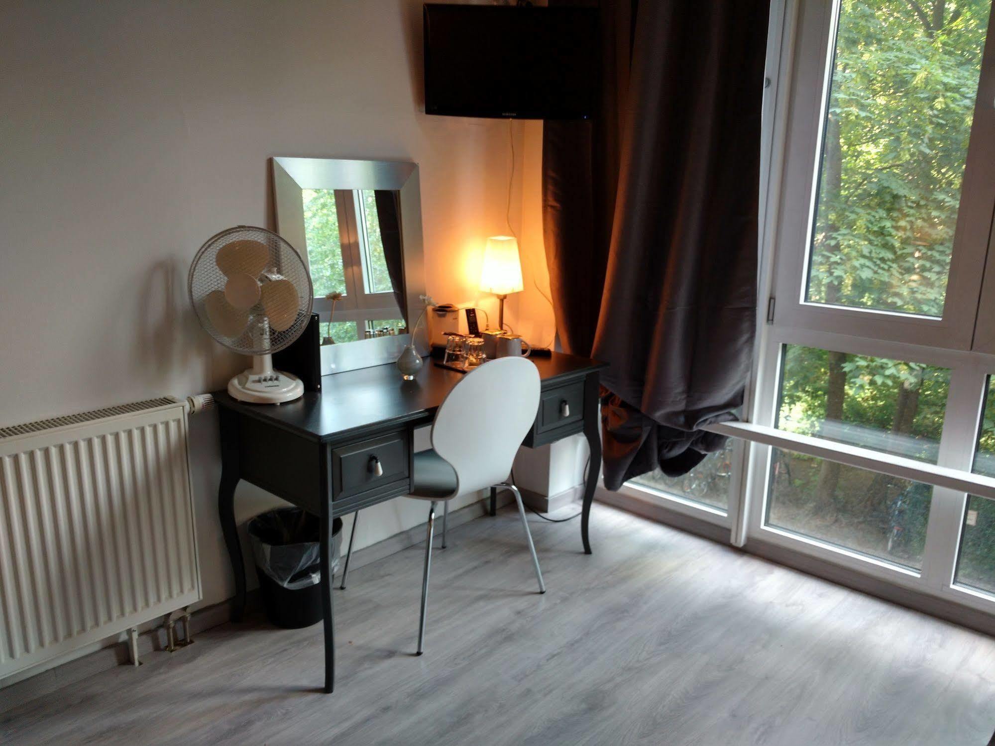 Midi Inn Parkhotel Mitte Berlin Exterior photo